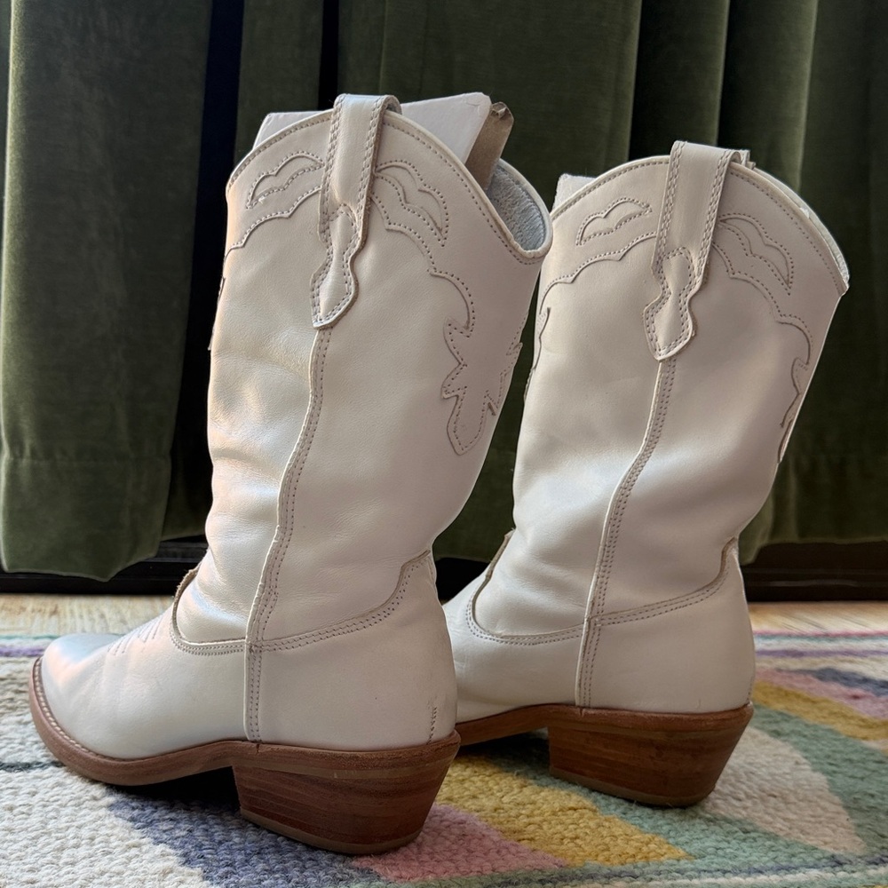 Leather White Western Cowboy Boots - Picture 4 of 7